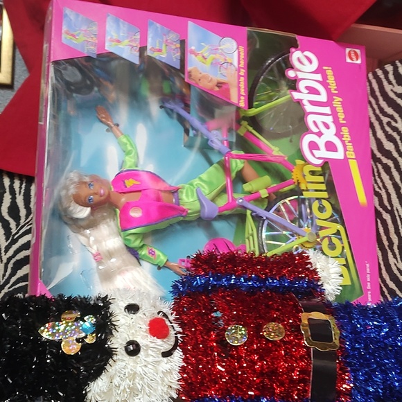 Bicyclin Barbie/1993 - Picture 2 of 8